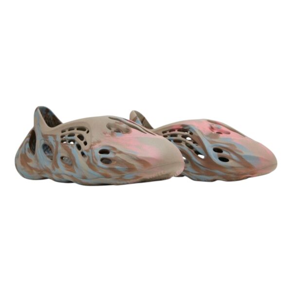 Yeezy Foam Runner Mx Sand Grey - Image 2